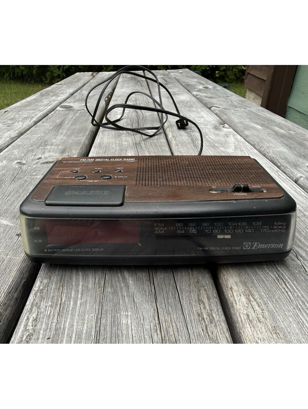 Vintage Emerson AK2720 AM/FM Digital Clock Radio LED Alarm Tested Works